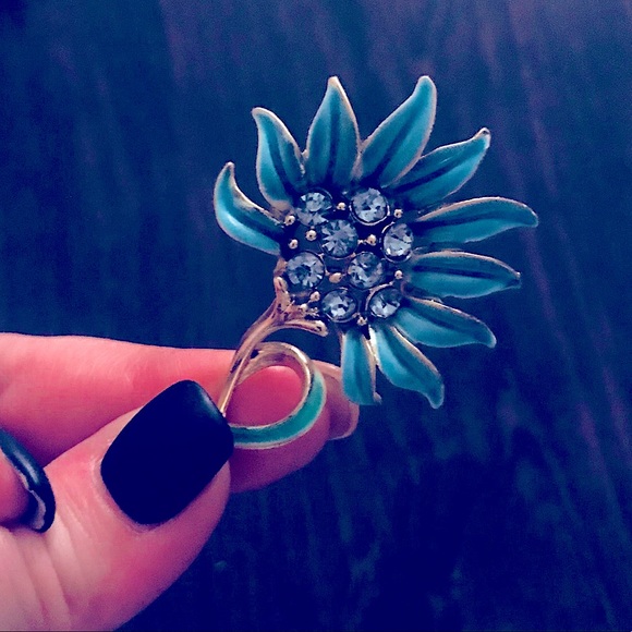 VTG Blue Flower w/CZ Diamond Studs Center Brooch - Picture 8 of 14